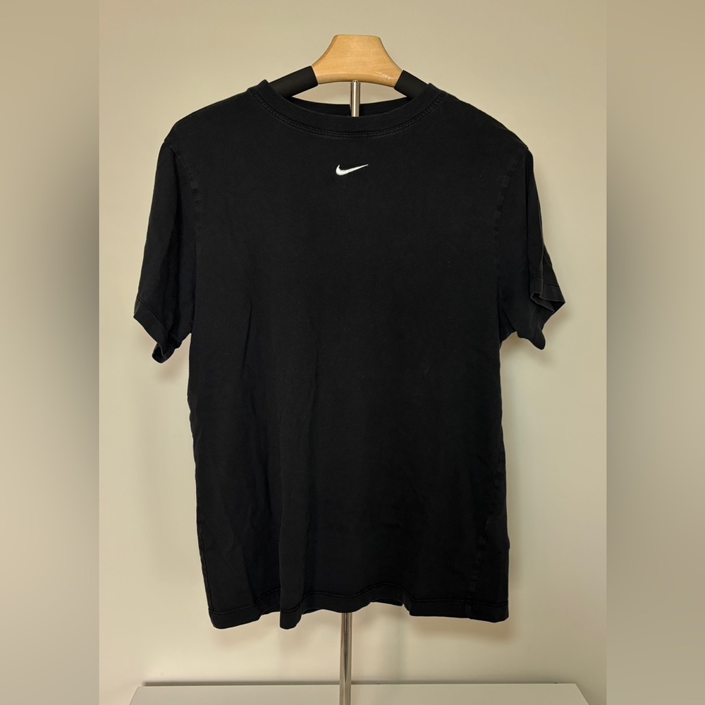 The Nike Tee - Loose Fit (Men’s XS)